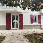 Maison d'hôtes Sweet - 55m2 Appartment, Garden, Swimming Pool, Parking