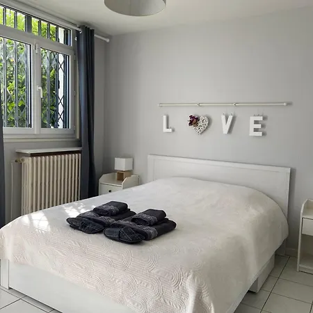 Sweet - 55m2 Appartment, Garden, Swimming Pool, Parking