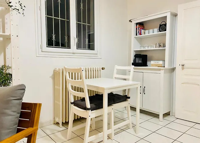 Sweet - 55m2 Appartment, Garden, Swimming Pool, Parking Гостевой дом 4*