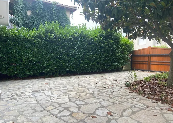 Гостевой дом Sweet - 55m2 Appartment, Garden, Swimming Pool, Parking