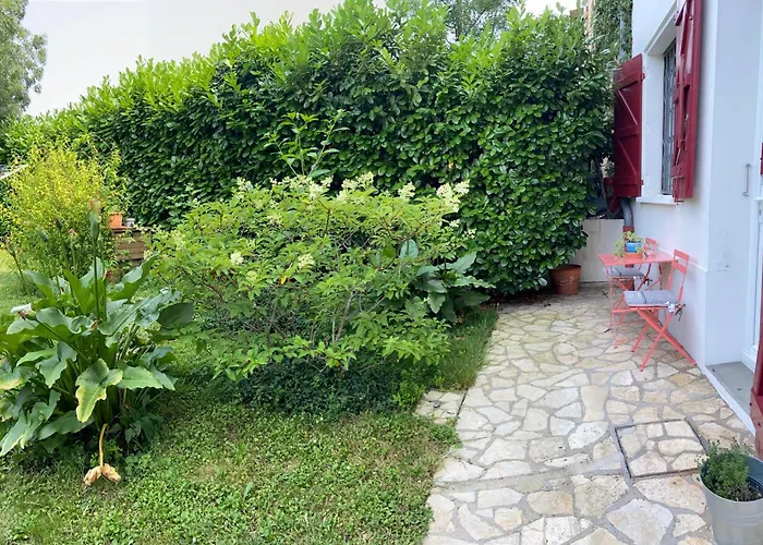 Sweet - 55m2 Appartment, Garden, Swimming Pool, Parking