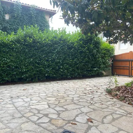 בית הארחה Sweet - 55m2 Appartment, Garden, Swimming Pool, Parking