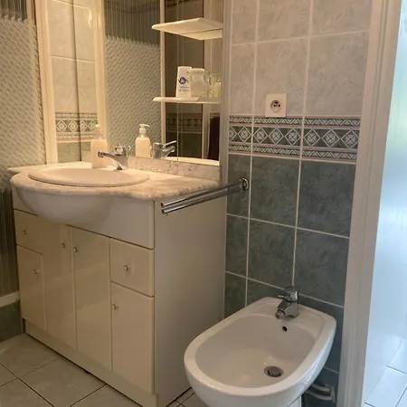 Sweet - 55m2 Appartment, Garden, Swimming Pool, Parking בית הארחה טולוז