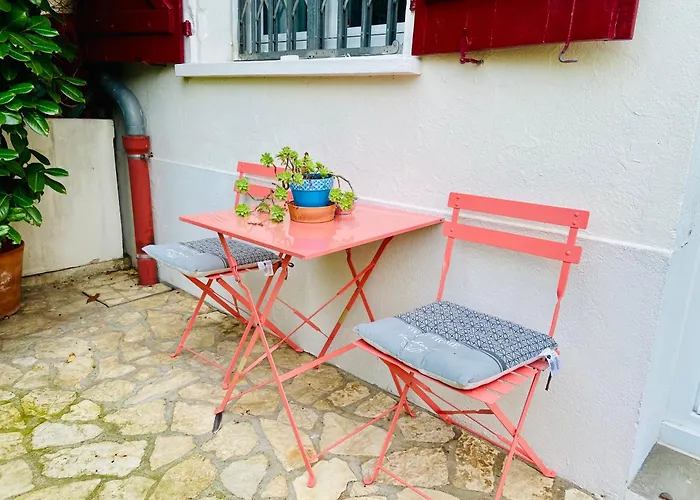 Sweet - 55m2 Appartment, Garden, Swimming Pool, Parking 4* トゥールーズ