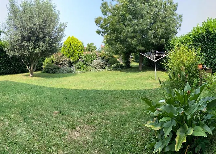 Sweet - 55m2 Appartment, Garden, Swimming Pool, Parking ゲストハウス 4*